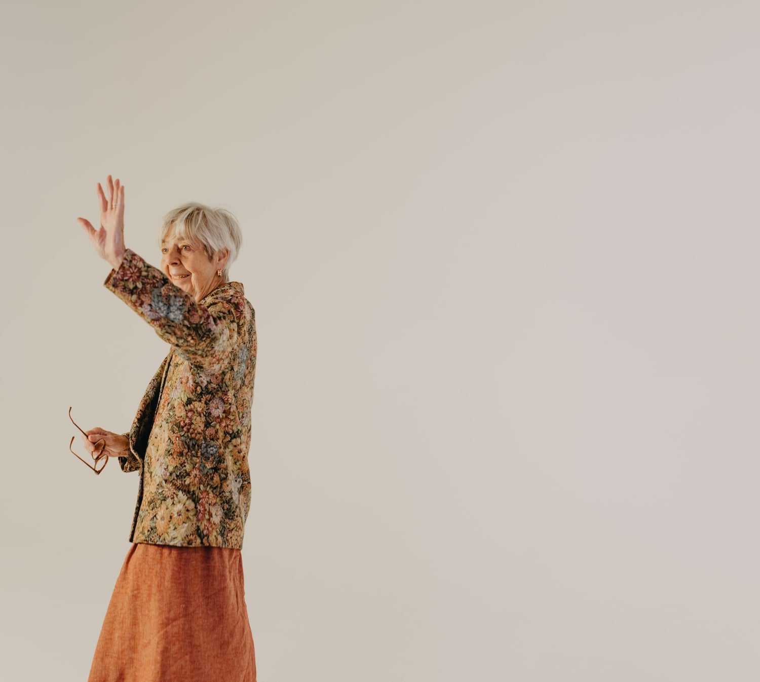 Découvrez la Box d'Automne de Colette Haute Culture, disponible à Bruxelles dès maintenant ! Explorez la scène culturelle bruxelloise avec des sorties multidisciplinaires : théâtre, danse, exposition, concert, cirque contemporain, musée et surprises. Cette box culturelle est bien plus qu'un simple coffret cadeau : elle constitue un véritable agenda culturel pour Bruxelles. Une idée cadeau originale à partager à deux ou pour tous les passionnés de culture en Belgique.